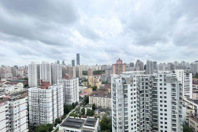 190 sqm 4 br Apt &balcony &wall heating/changning 24K