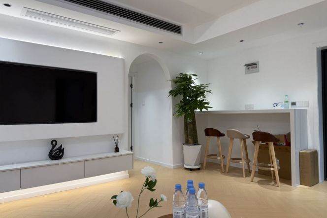 Big terrace Jiaotong Uni 2BRs  /  Spacious / Bright / Modern/ elevator