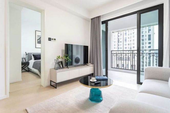 modern big 1 bedroom floor heating open balcony good view Gubei line 15 Pedestrain street