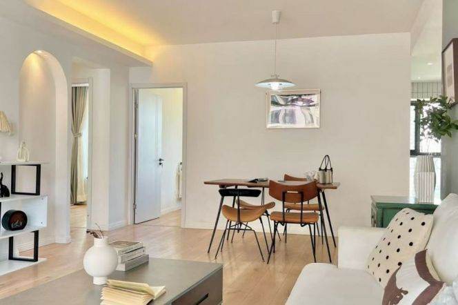 Zhongtan rd Suzhou river 3BR with balcony