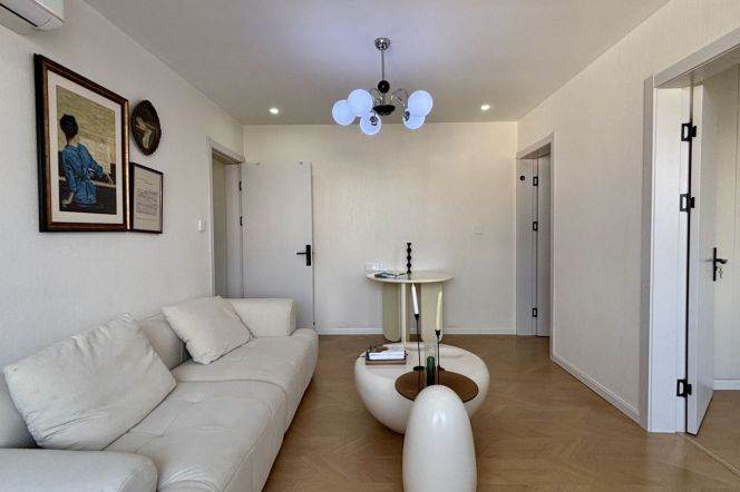 2Bdrs 1bath/Spacious /Bright/Line 7/12 Middle Longhua Rd/Nice Compound/elevator