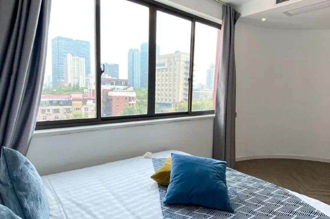 Modern 1br serviced apt Jing'an nr IAPM L1,2,10,12
