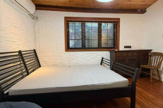 Cozy 2br with price terrace,Line 1/10/12 South Shanxi Road St.