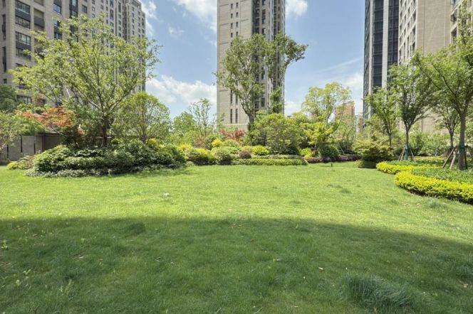 modern big 1 bedroom floor heating open balcony good view Gubei line 15 Pedestrain street