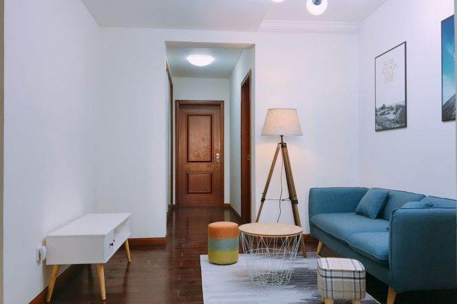 Cozy room near Jiangsu rd,close to ECNU/SJTU,accept advance reservation 