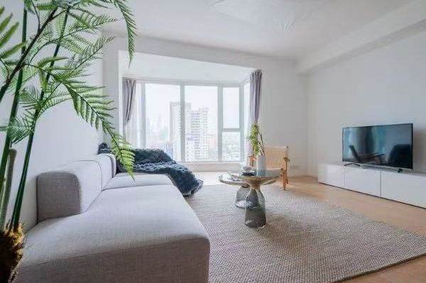 Bright 3Brs in Palace Court