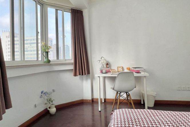 Cozy room near Jiangsu rd,close to ECNU/SJTU,accept advance reservation 
