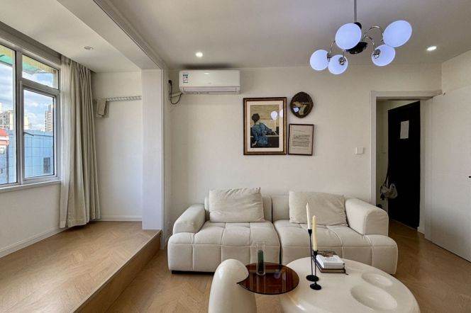 2Bdrs 1bath/Spacious /Bright/Line 7/12 Middle Longhua Rd/Nice Compound/elevator