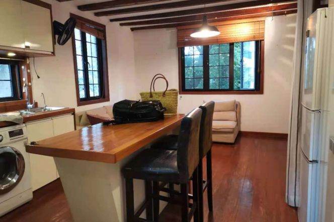 Cozy 2br/3baths & private terrace/oven@S Shanxi Rd & Line 1/10/12