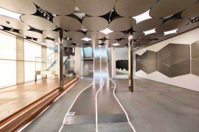 Streetfront retail store nr ZhaoJiaBang RD M7/9