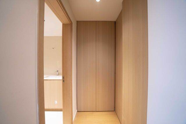 3B2B,Near JiaoTong University station,Line 10 