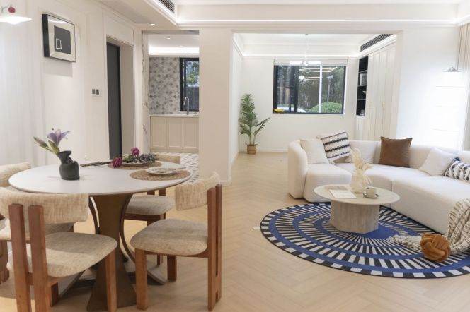 Big Yard,3Br& 2Baths, @Xinhua Rd.@jiaotong Uni,metro line 10