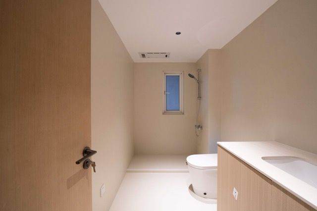 3B2B,Near JiaoTong University station,Line 10 