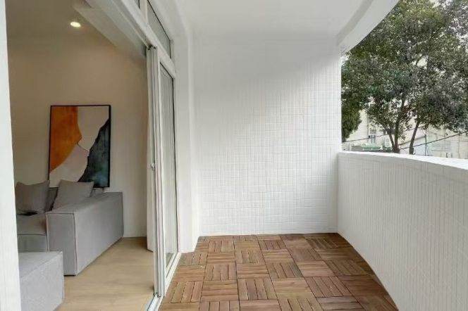 Loushanguan station nice 3br2bt with balcony with 14.5k