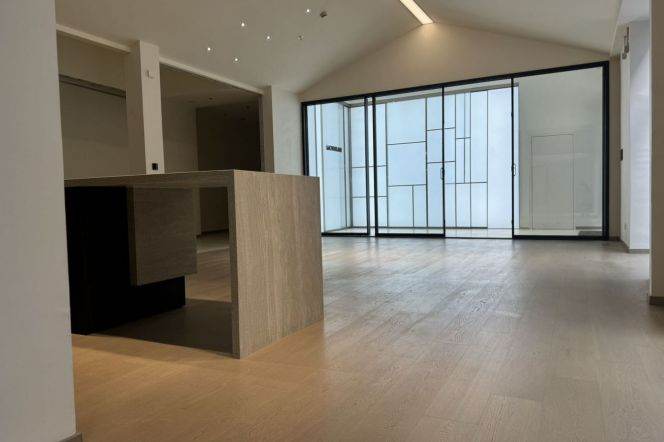 Subside street Individual Building nr ChangPing Road M7