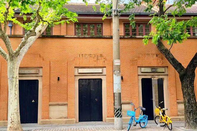 Streetfront retail store nr ZhaoJiaBang RD M7/9