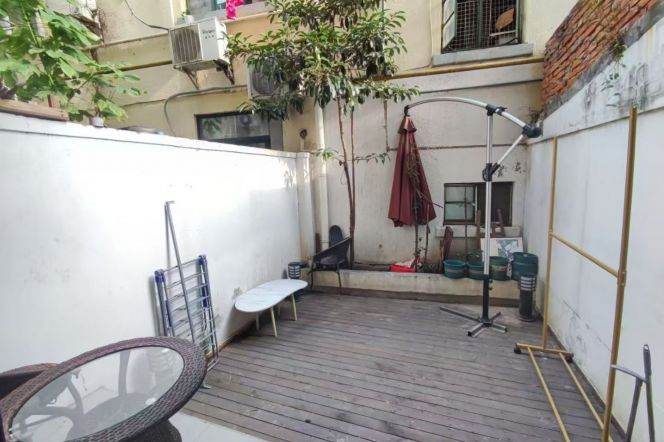 Nice yard 1Br/1Lr/1Bt apt nr Hengshan rd,M1/7