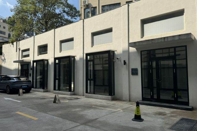 Subside street Individual Building nr ChangPing Road M7