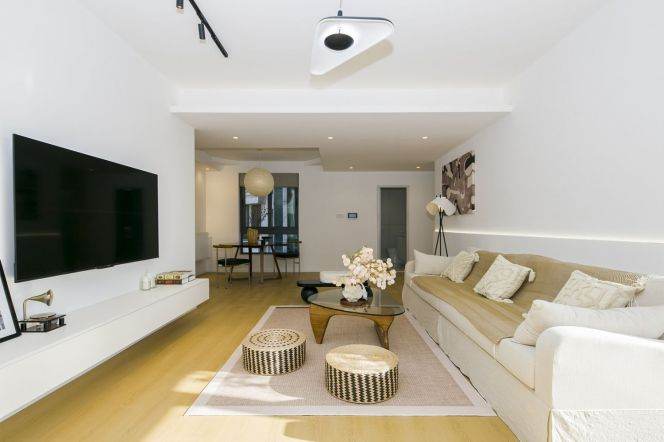 Loushanguan Lu nice 3br in good condition with 15k