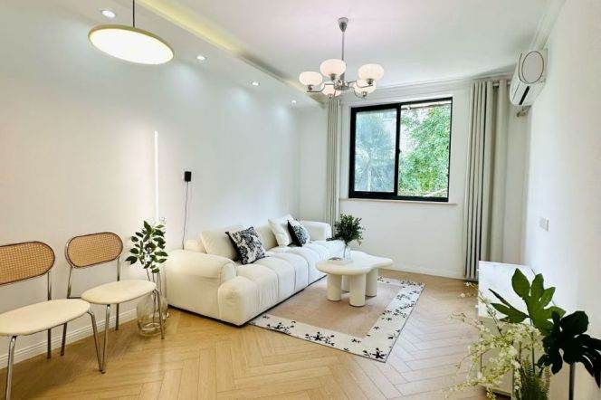 1br Zhong shan park 70sqm fully furnished