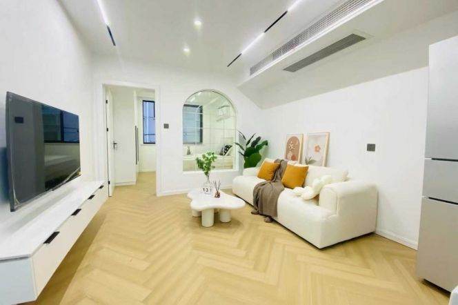 Zhongshan park cozy 1br 1lr@L2/3/4,central AC/big living room