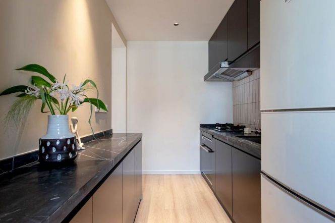 1 br near L10/L11 jiaotong uni station