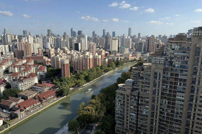 2BR 1BA /  Spacious / Bright / Quiet / Great compound  /Good view