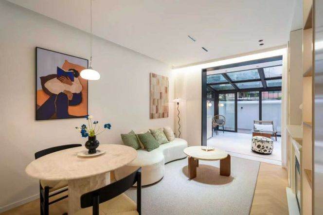 IAPM Fuxing M. rd/Fenyang rd floor heating bright 2brs apt with garden; L1/10/12