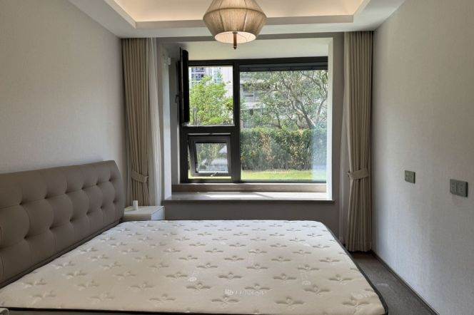 3b2B,Good View，Near CaoYang road Station,Line 3