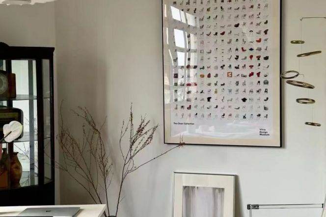 IAPM, Shaanxi South Road subway station, old apartment with balcony storage room，L1-10-12