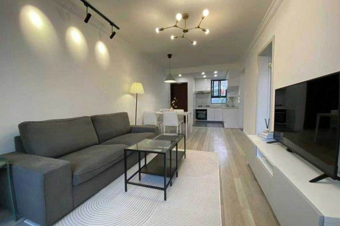 JT university Fahuazhen/West Huaihai Rd bright 2brs apt; L10/13