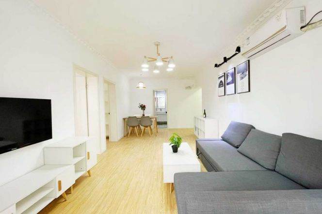 Spacious 2br 2lr/elevator/bright room,Caoyang rd@L3/4/11/14