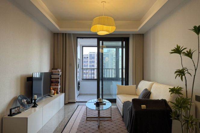 Luxury compound 3BR 2BA /  Spacious / Bright / Modern/ Quiet / Parking available  /Good view