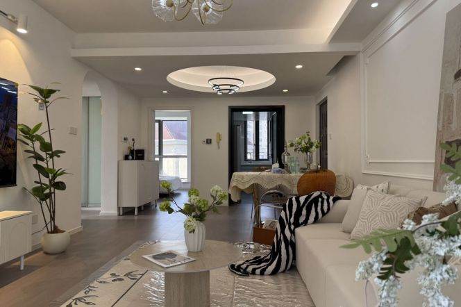 Luxury compound 3BR 2BA /  Spacious / Bright / Modern/ Quiet / Parking available  /Good view