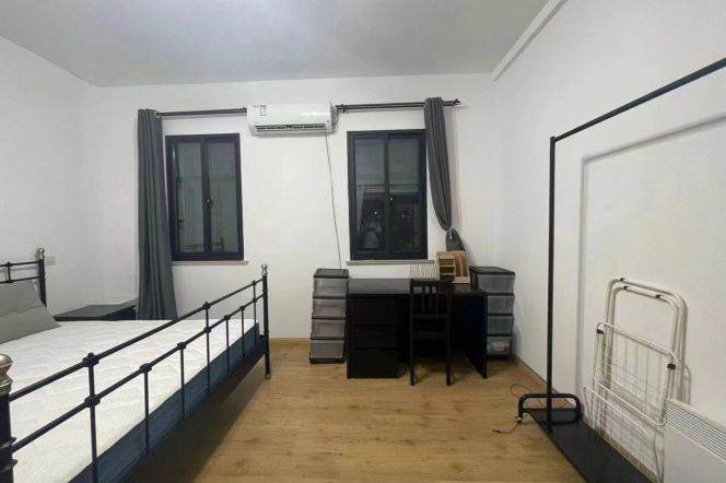 Very spacious 1 BR APT High ceiling Xintiandi 10k