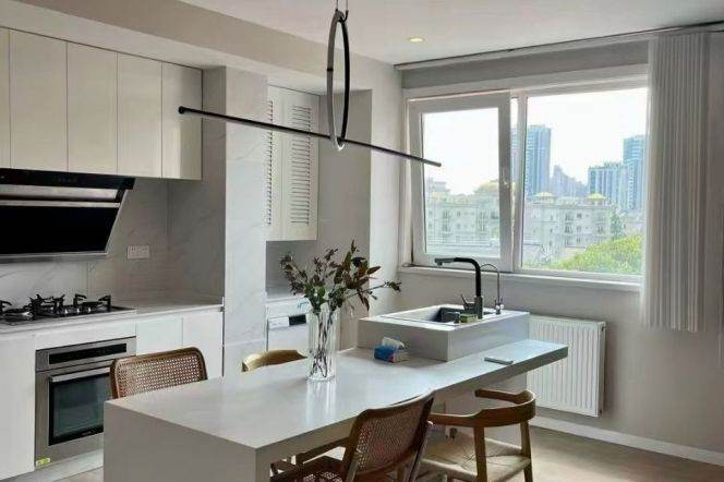 2Bdrs 1Bath/Big Storage/L11/10 Jiaotong University/Nice Balcony