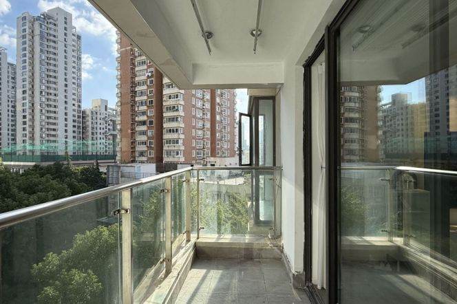 Open balcony 2BR  /  Spacious / Bright / Modern/ Quiet  /Great compound  /Good view/ elevator