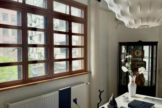 IAPM, Shaanxi South Road subway station, old apartment with balcony storage room，L1-10-12