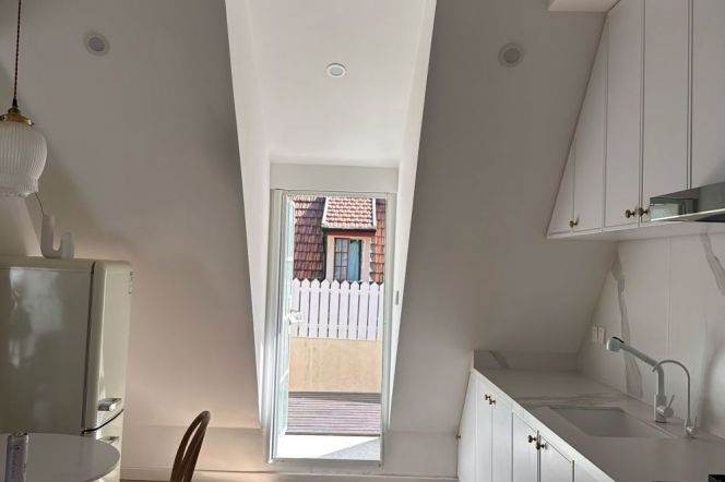 Beautiful 1br with Terrace near Line 10/11 Jiaotong University St.