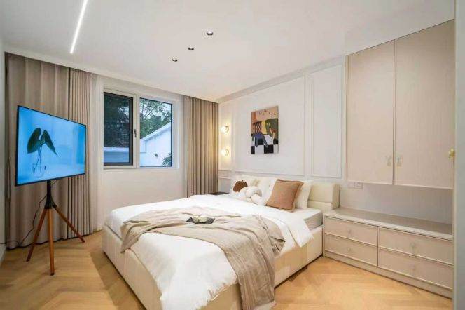 IAPM Fuxing M. rd/Fenyang rd floor heating bright 2brs apt with garden; L1/10/12