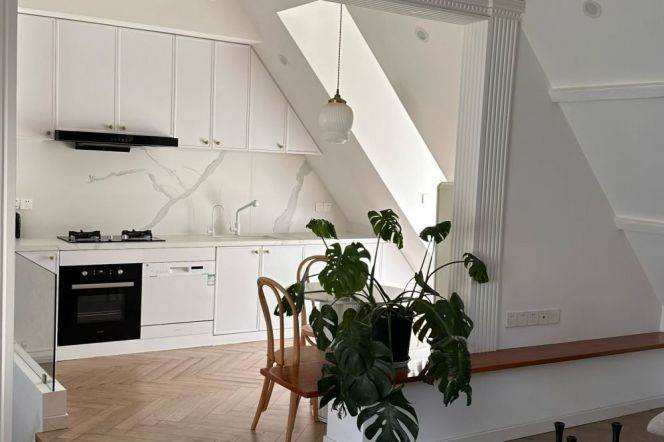 Beautiful 1br with Terrace near Line 10/11 Jiaotong University St.