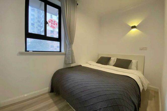 JT university Fahuazhen/West Huaihai Rd bright 2brs apt; L10/13