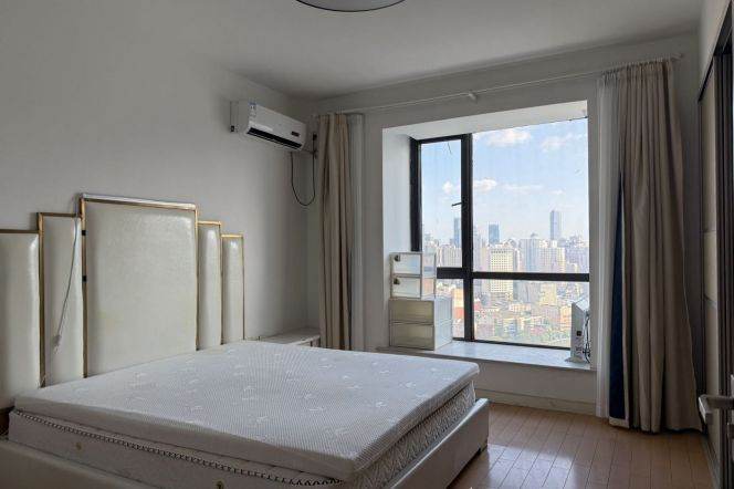 2BR 1BA /  Spacious / Bright / Quiet / Great compound  /Good view