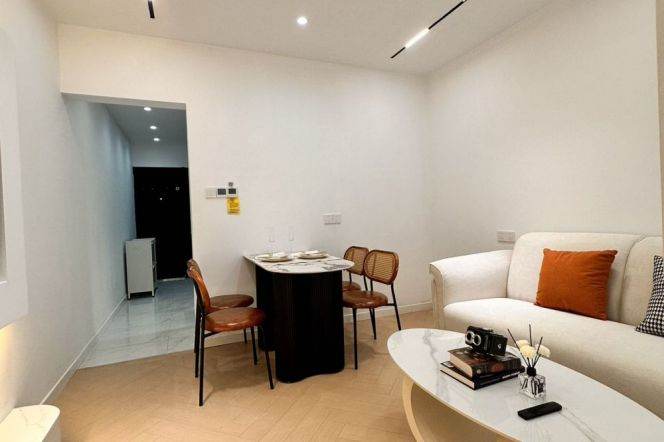 Cozy 1brd with patio Yongkang road