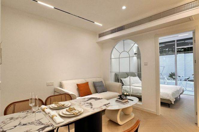 Cozy 1brd with patio Yongkang road