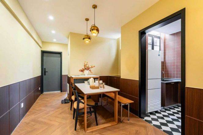 Character High ceiling Xinle/Xiangyang Rd Historical Apt. 12.8K    