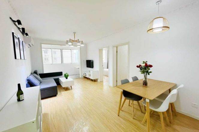 Spacious 2br 2lr/elevator/bright room,Caoyang rd@L3/4/11/14