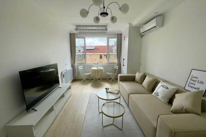 Elevator Spacious 1Br/2Lr/1Bt Close to L2/3/4 Zhongshan Park Station 