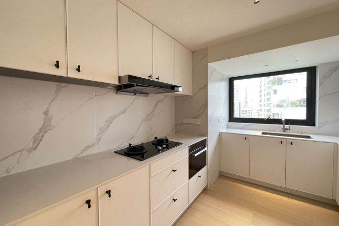 Morden 3brs with floor heating  in  in Xintiandi