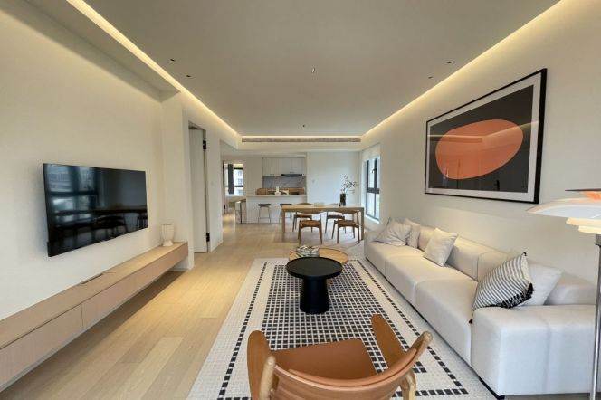 Morden 3brs with floor heating  in  in Xintiandi